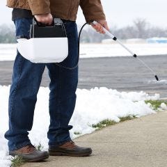 De-icer with Battery Powered Sprayer  