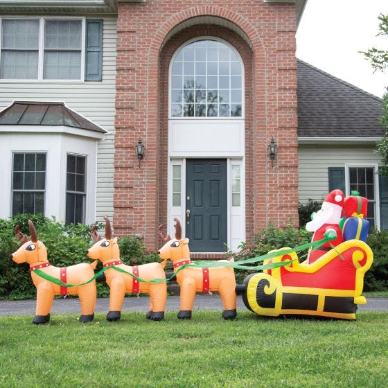 10’ Santa with 3 Reindeer
