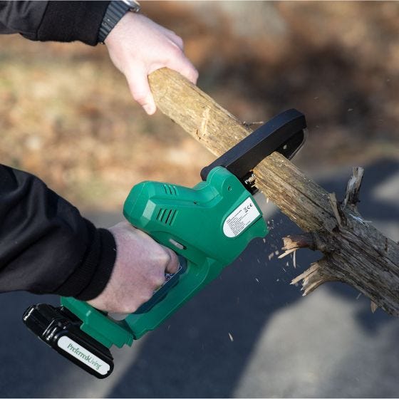 pruner saw in use