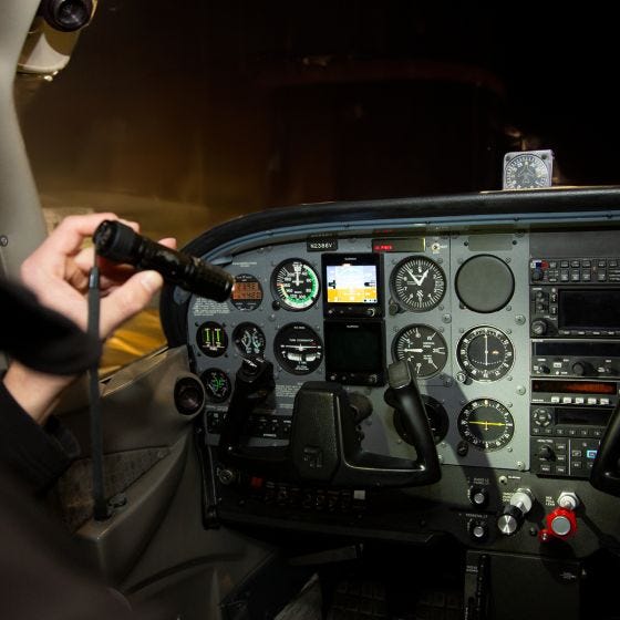 Flight Gear bite light in an airplane at night