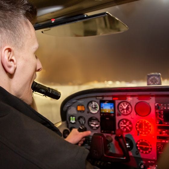 Flight Gear bite light in an airplane with red light