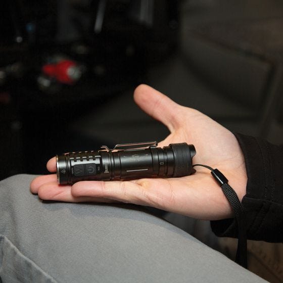 Flight Gear bite light in a hand
