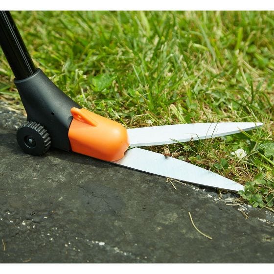 grass shears up close 