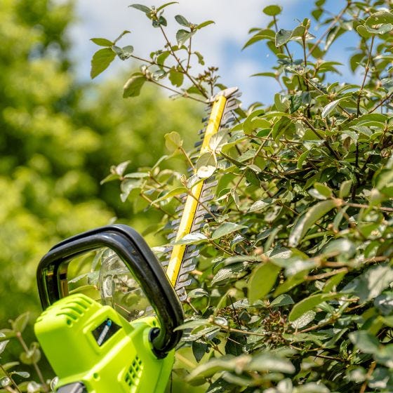 Convertible 2-in-1 Pole Hedge Trimmer