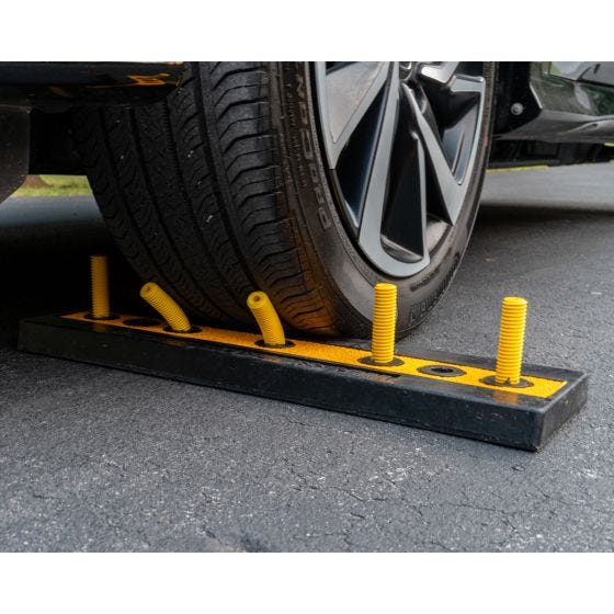 Rubber Driveway Spikes 22"