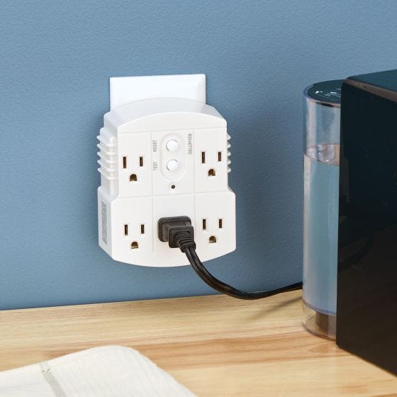 outlet plug in wall